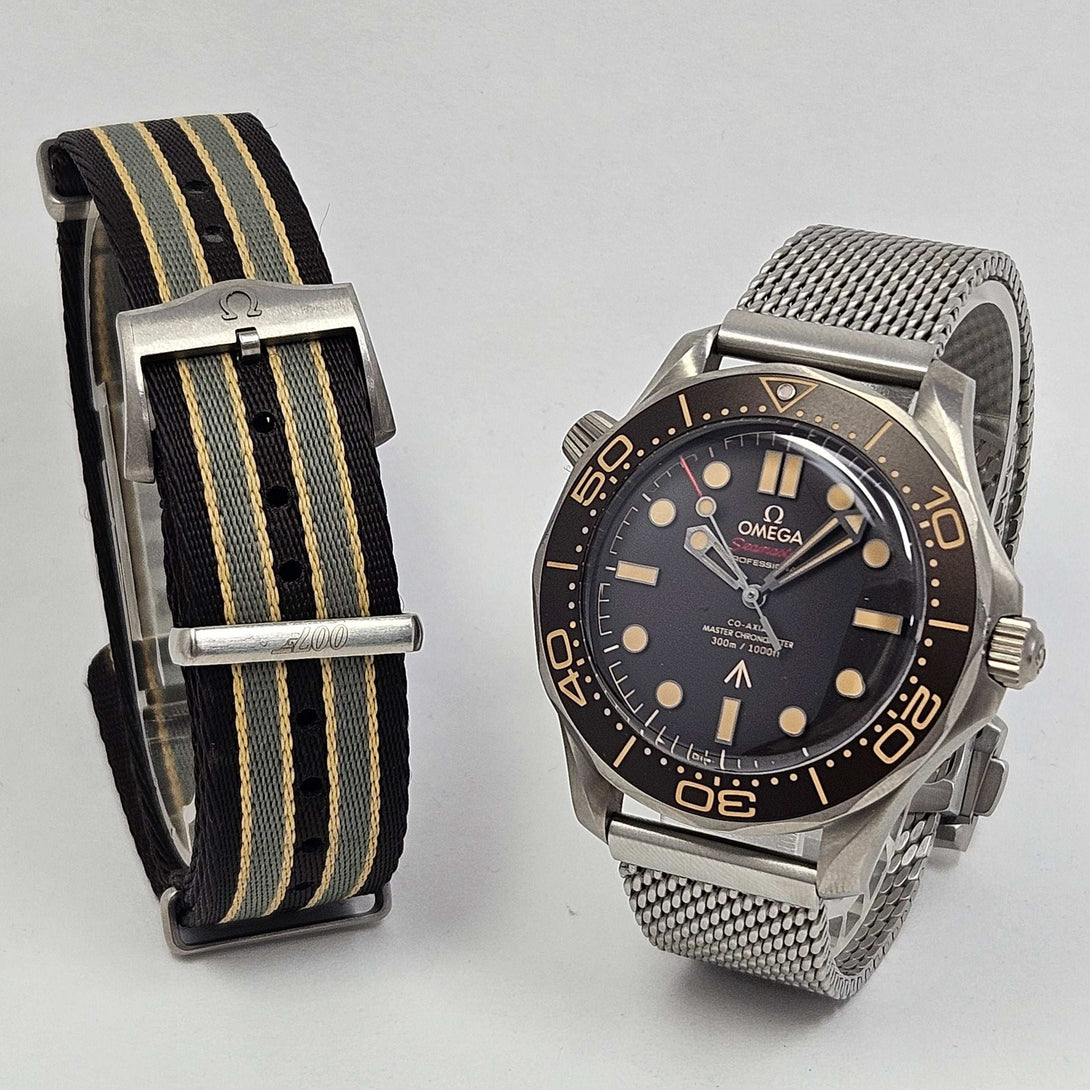 Reloj Omega Seamaster Diver 300M 007 Titanio Co-Axial Automático